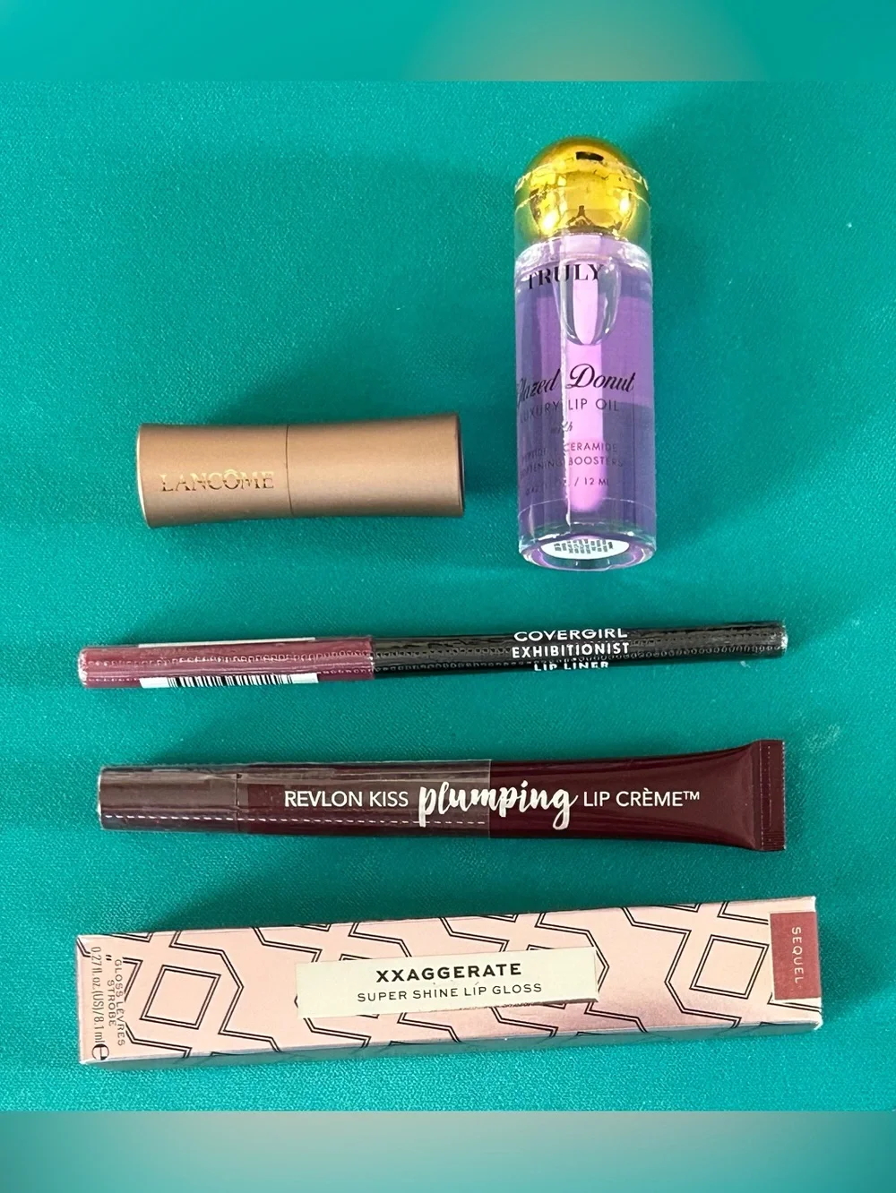 Cosmetic Bag with 12 Assorted Beauty Products ($100+ value)